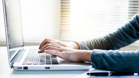 Cum cauți un job eficient: strategie, platforme și networking